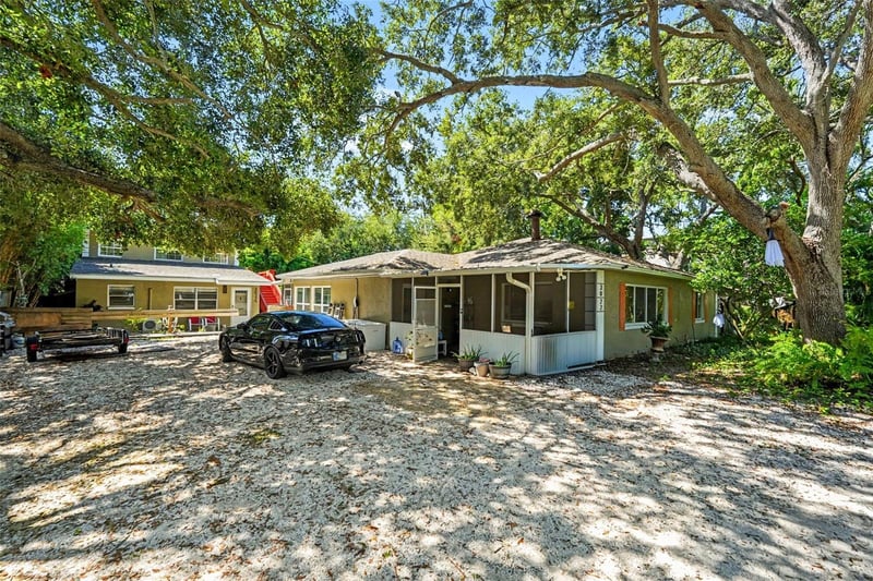 3022 Dartmouth Ave N, St Petersburg, FL 33713