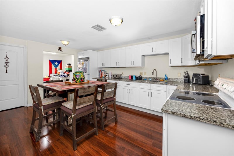 332 Acropolis Dr, Dunedin, FL 34698