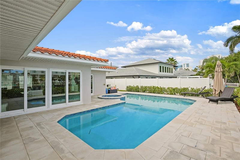136 Bayside Dr, Clearwater, FL 33767