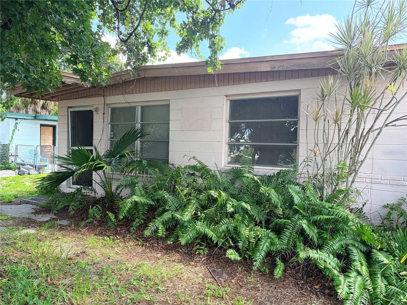 9497 83rd St, Seminole, FL 33777