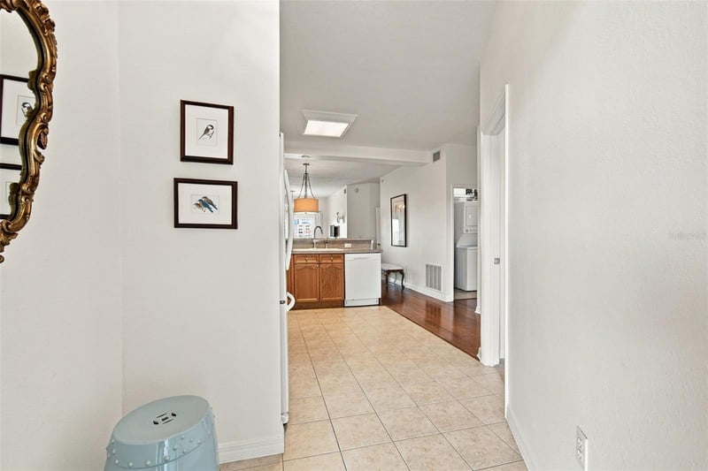 316 8th St S #304, St Petersburg, FL 33701