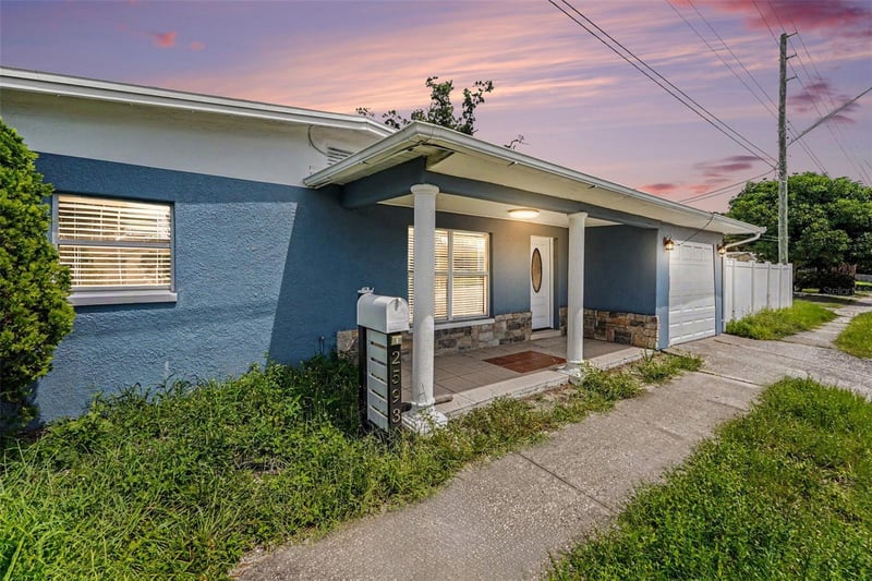 2593 38th Ave N #B, St Petersburg, FL 33713