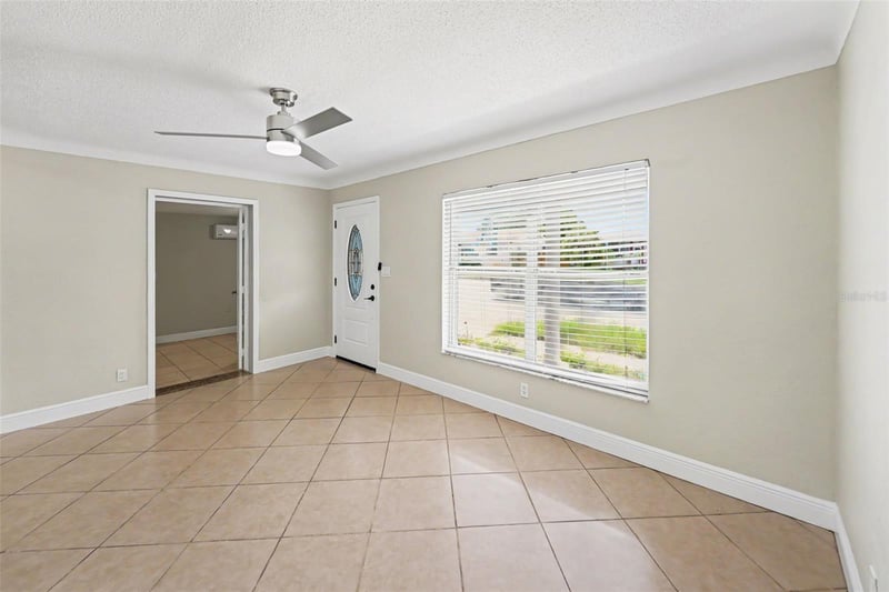 2593 38th Ave N #B, St Petersburg, FL 33713