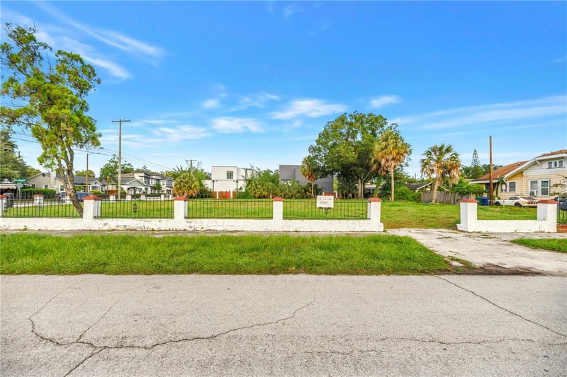 815 W Columbus Dr, Tampa, FL 33602