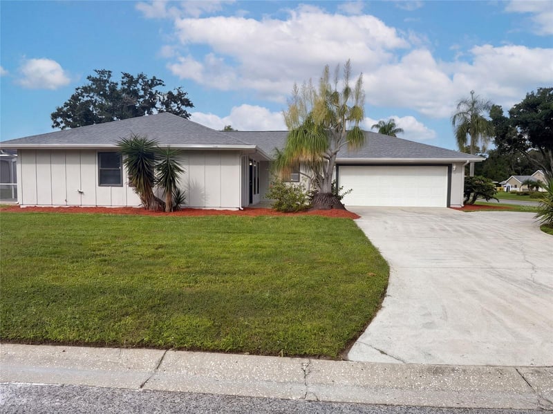 8022 Timber Lake Ln, Sarasota, FL 34243