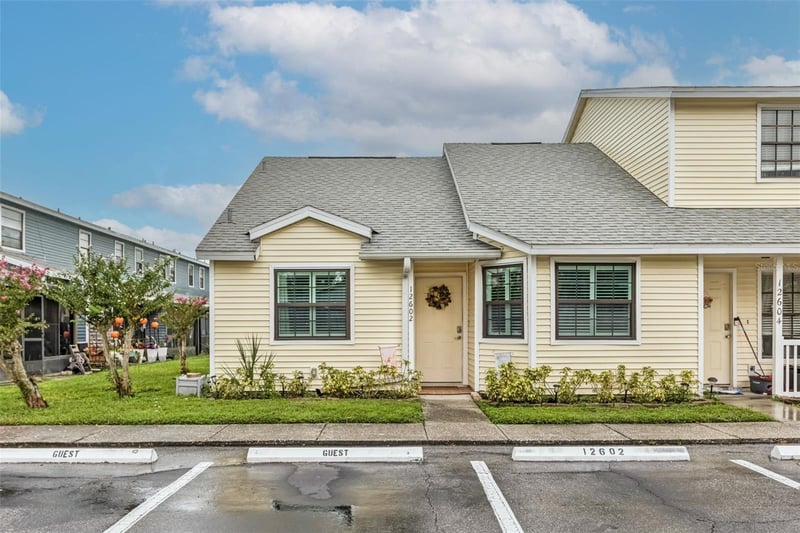 12602 Castle Hill Dr, Tampa, FL 33624