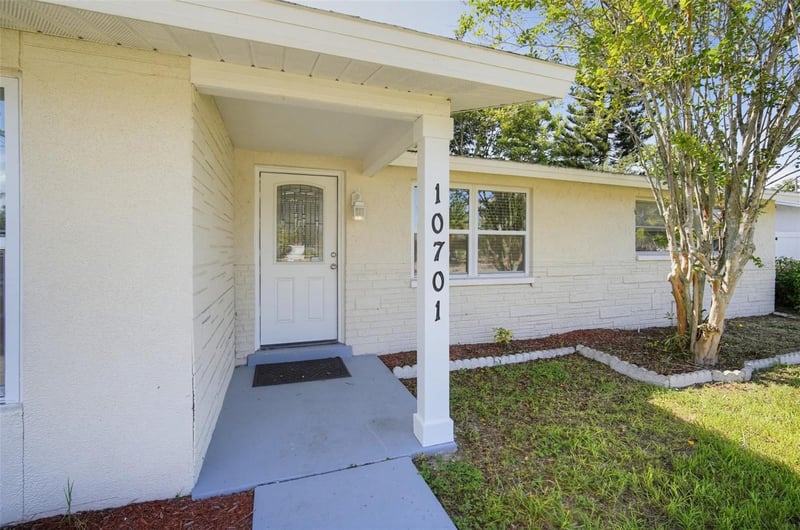 10701 Oleander Dr, Port Richey, FL 34668