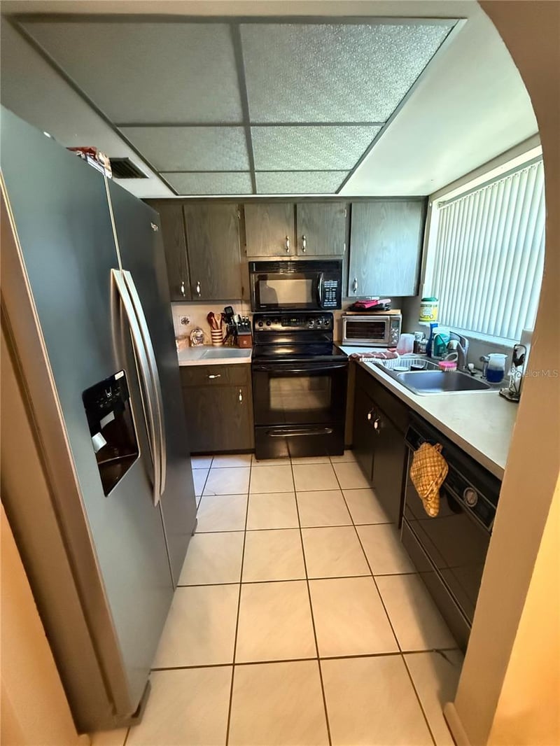 9085 Arndale Cir, Tampa, FL 33615