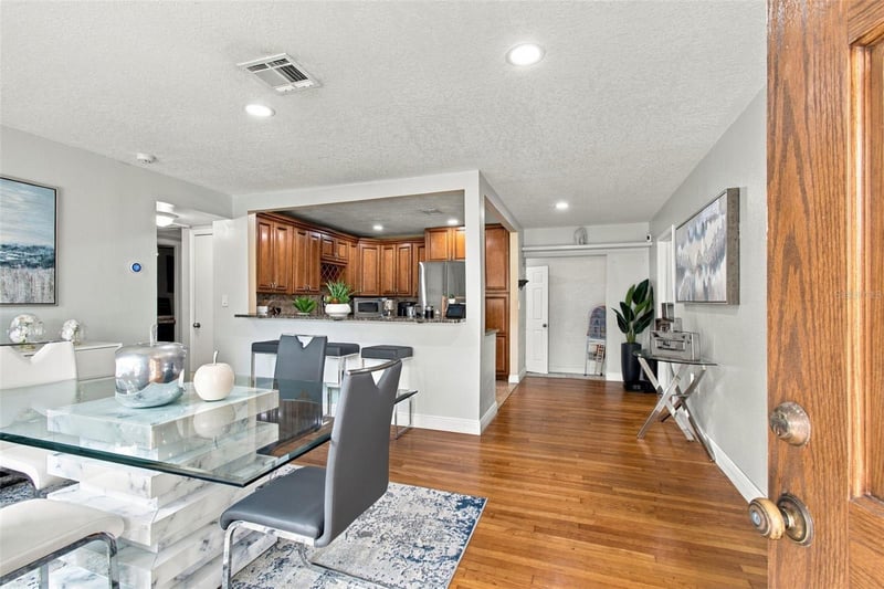 11006 N Oakleaf Ave, Tampa, FL 33612