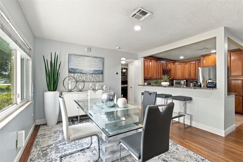 11006 N Oakleaf Ave, Tampa, FL 33612
