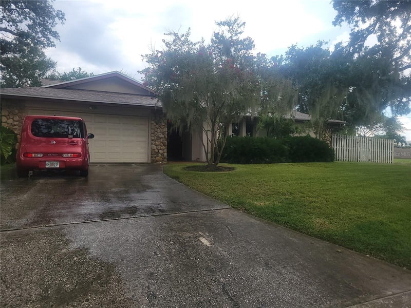 10209 Bay Hills Dr, Largo, FL 33774