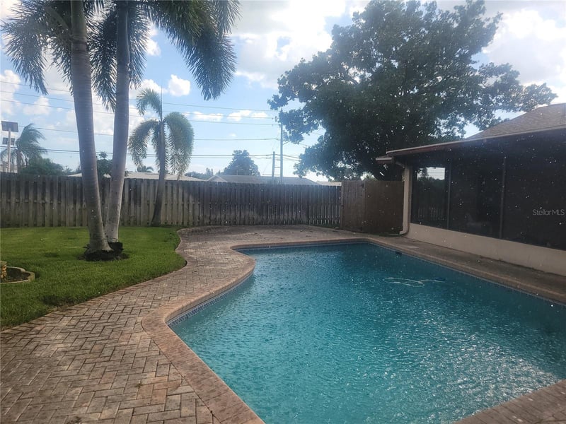 10209 Bay Hills Dr, Largo, FL 33774