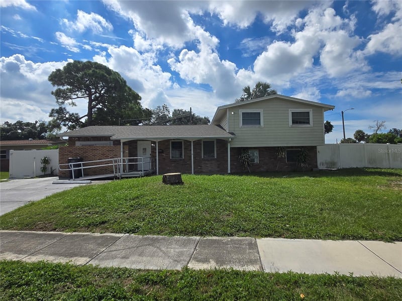 7710 W Hanna Ave, Tampa, FL 33615