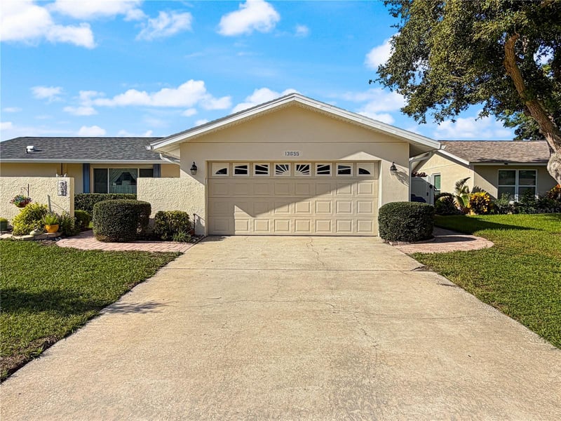 13655 Las Palmas Dr, Largo, FL 33774