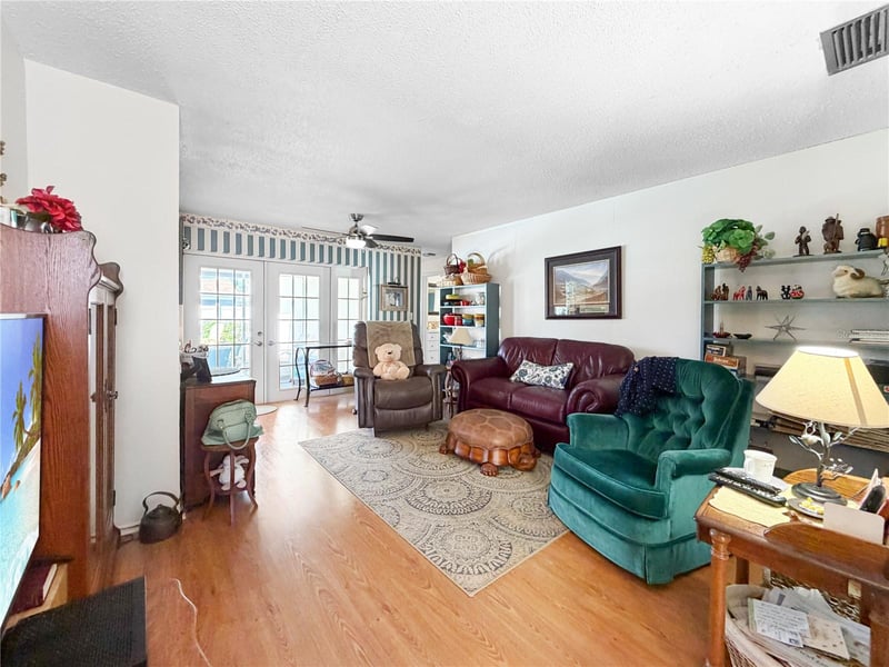 13655 Las Palmas Dr, Largo, FL 33774