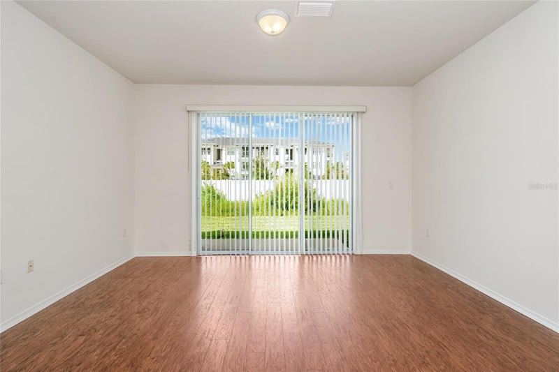 4714 White Sanderling Ct, Tampa, FL 33619