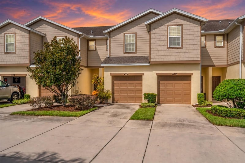 4714 White Sanderling Ct, Tampa, FL 33619
