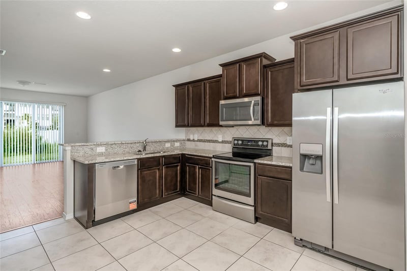 4714 White Sanderling Ct, Tampa, FL 33619