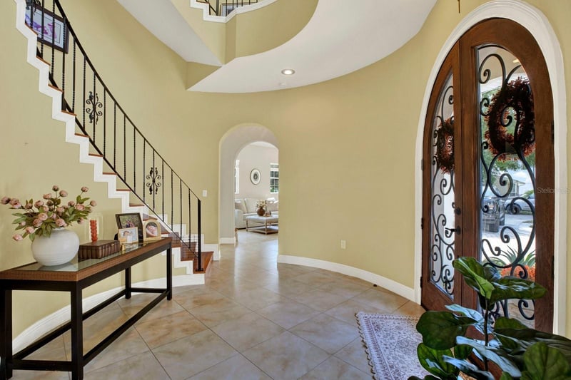 2721 N Royal Ct, Tampa, FL 33602