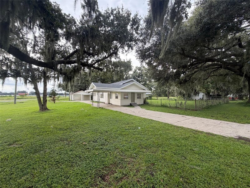 4805 Coronet Rd, Plant City, FL 33566