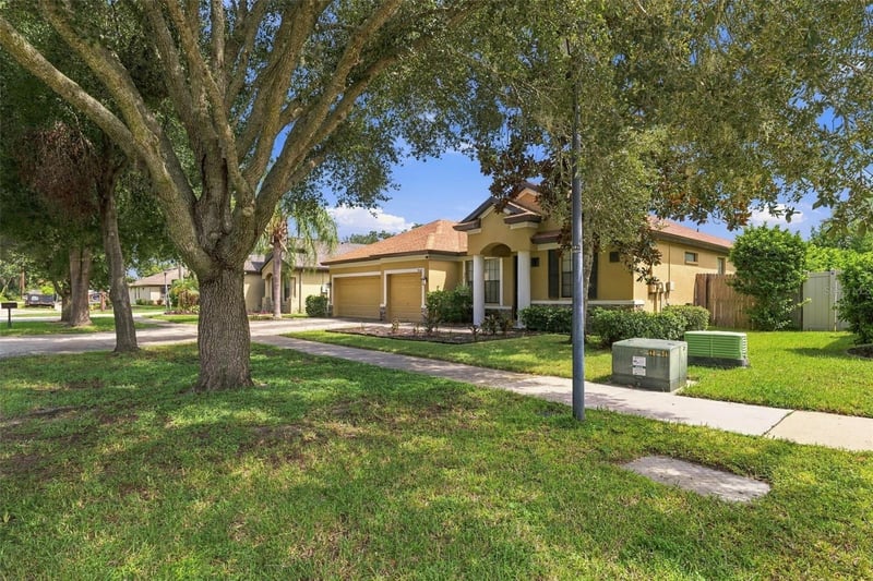9808 Carr Rd, Riverview, FL 33569