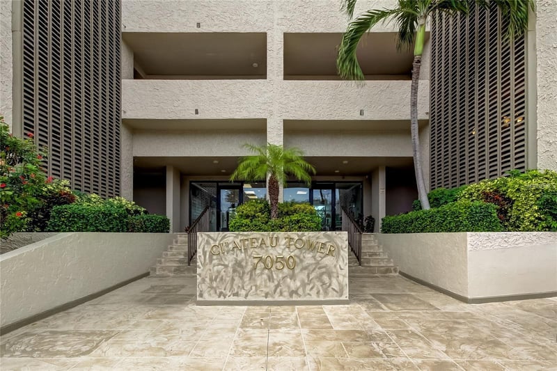 7050 Sunset Dr S #211, South Pasadena, FL 33707