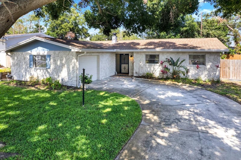 8253 137th Ln, Seminole, FL 33776