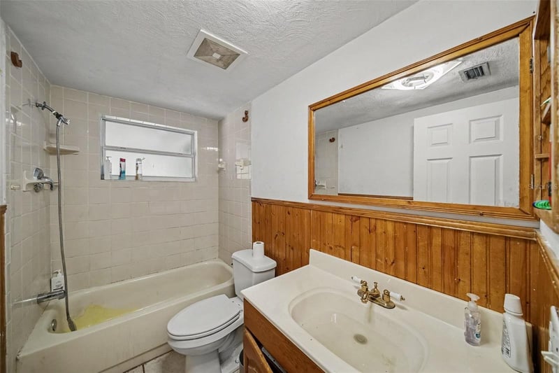 6249 Maplewood Dr, New Port Richey, FL 34653