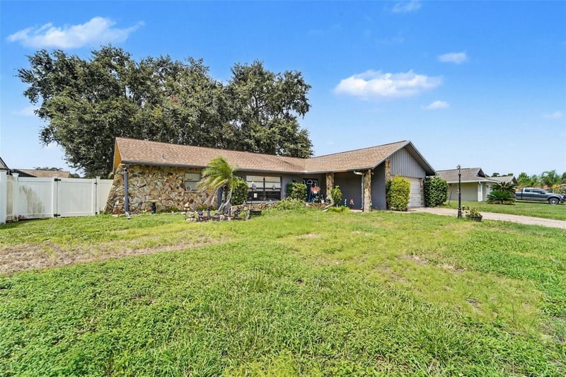 7606 Willow Brook Ct, Hudson, FL 34667