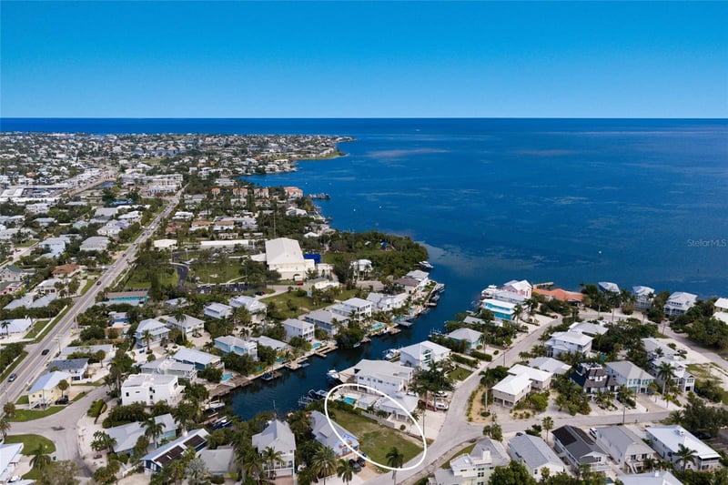 214 S Harbor Dr, Holmes Beach, FL 34217
