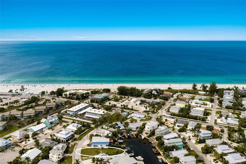 214 S Harbor Dr, Holmes Beach, FL 34217