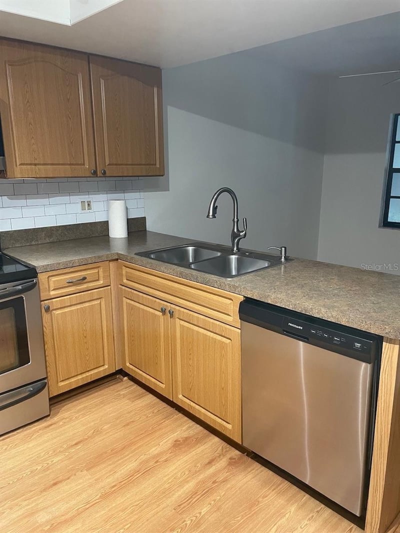 14863 Feather Cove Rd, Clearwater, FL 33762