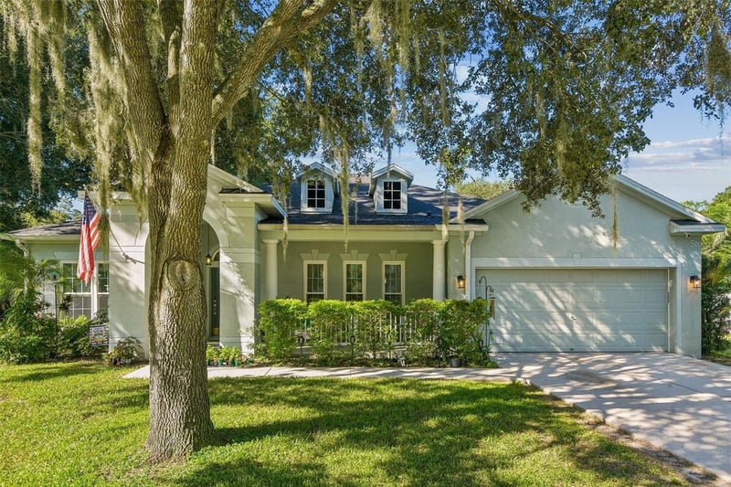 1535 Rolling Meadow Dr, Valrico, FL 33594