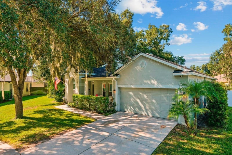 1535 Rolling Meadow Dr, Valrico, FL 33594