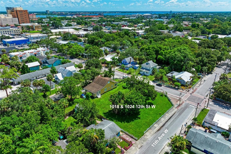 1018 12th St W, Bradenton, FL 34205