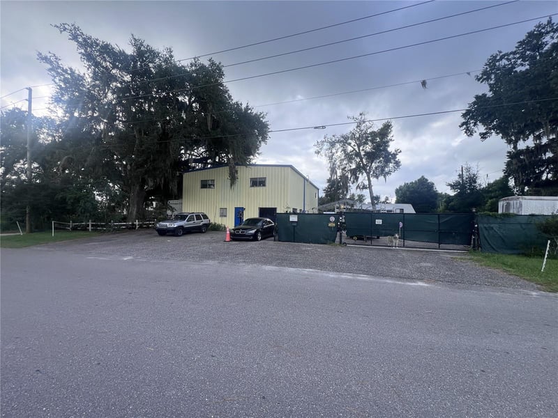 4802 6th St, Zephyrhills, FL 33542