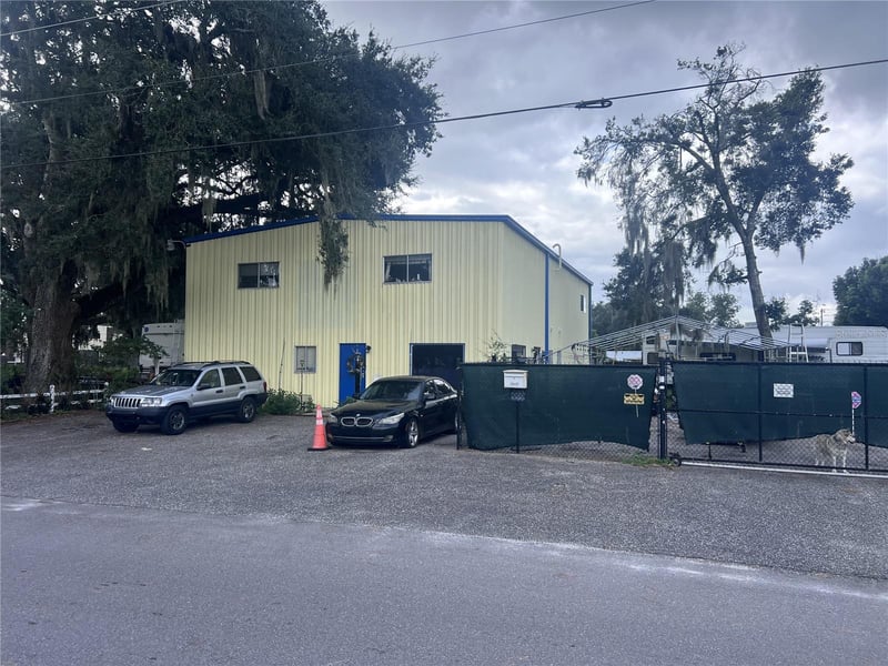 4802 6th St, Zephyrhills, FL 33542