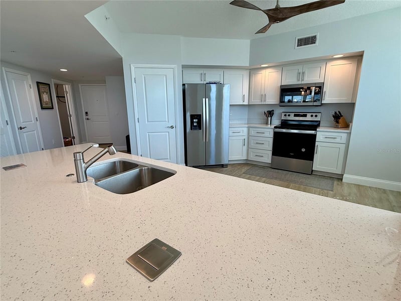 960 Starkey Rd #10501, Largo, FL 33771