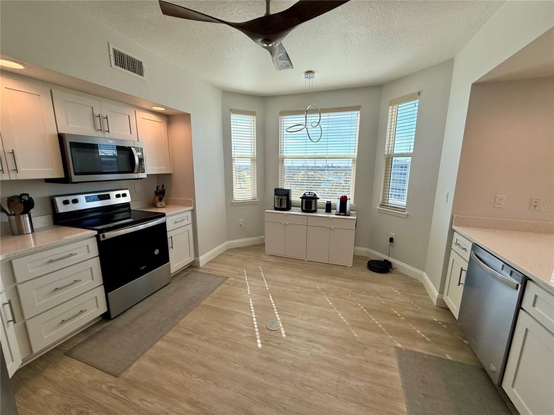 960 Starkey Rd #10501, Largo, FL 33771