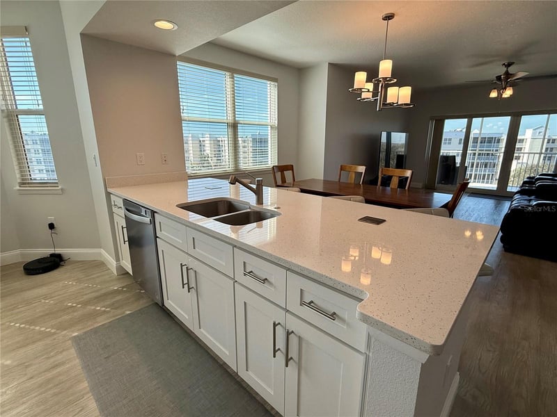 960 Starkey Rd #10501, Largo, FL 33771