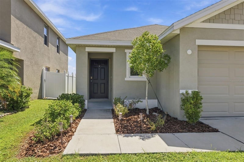 1172 7th Ave NW, Ruskin, FL 33570