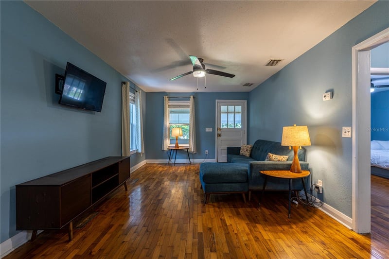 805 E Lambright St, Tampa, FL 33604
