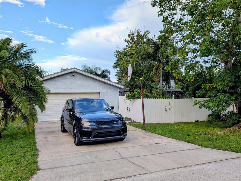 2915 W Ballast Point Blvd, Tampa, FL 33611