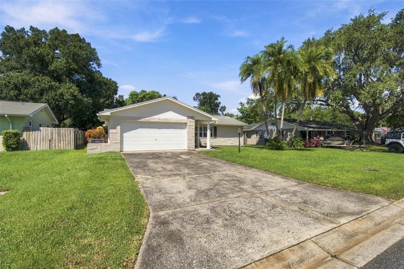 11161 105th Ave, Seminole, FL 33778