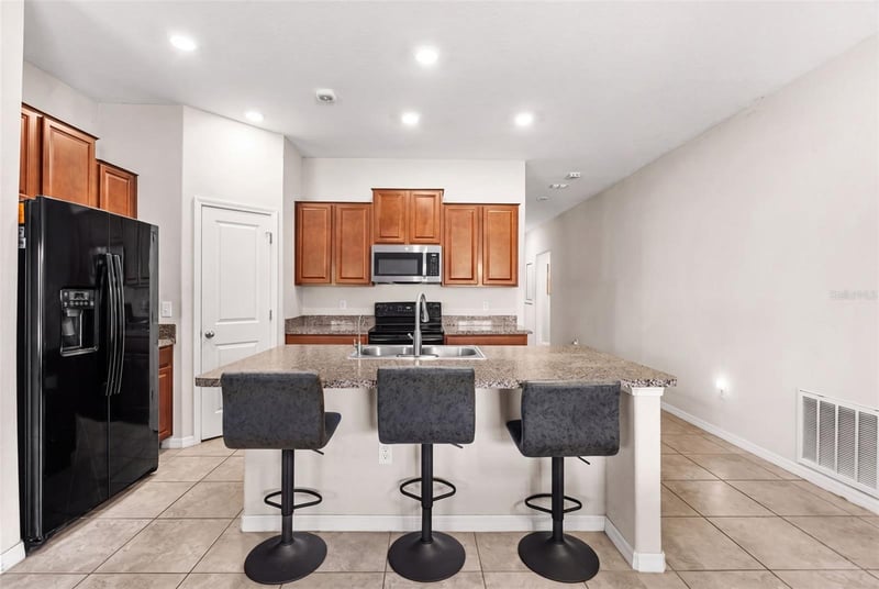 10421 Carloway Hills Dr, Wimauma, FL 33598