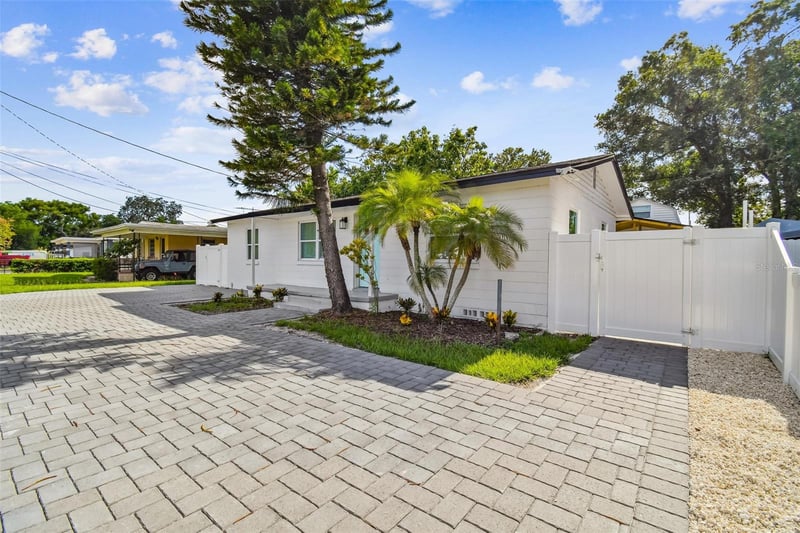 7508 N Tampania Ave, Tampa, FL 33614