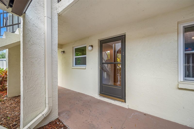 1100 E Bay Dr #82, Largo, FL 33770