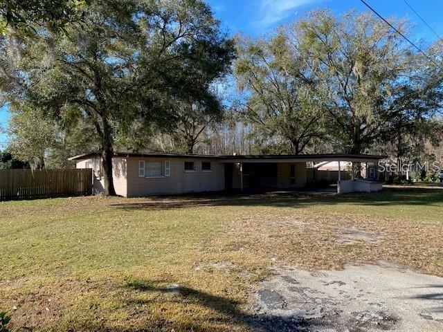 19510 Holly Ln, Lutz, FL 33558
