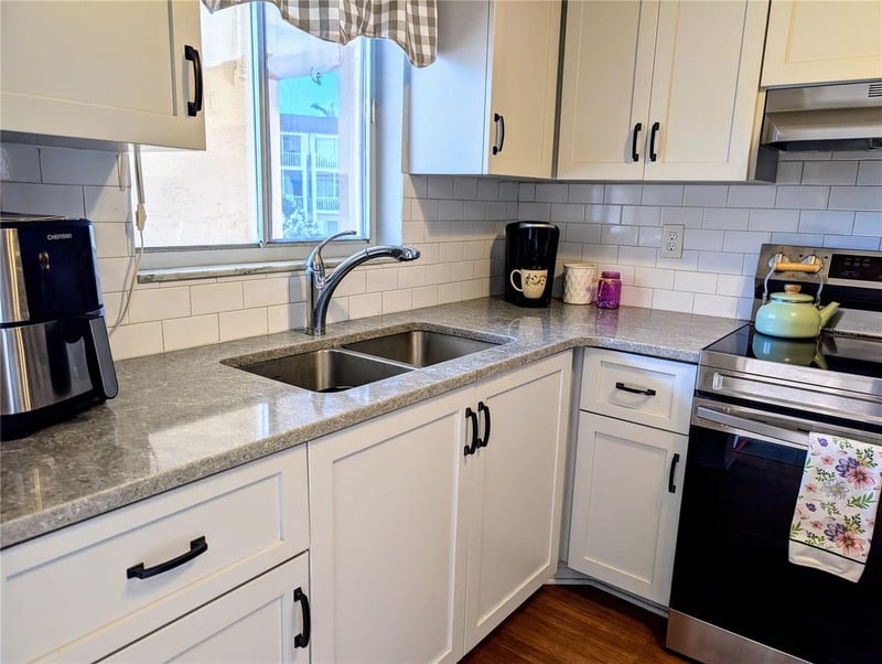 4133 Heron Way #E-202, Bradenton, FL 34205