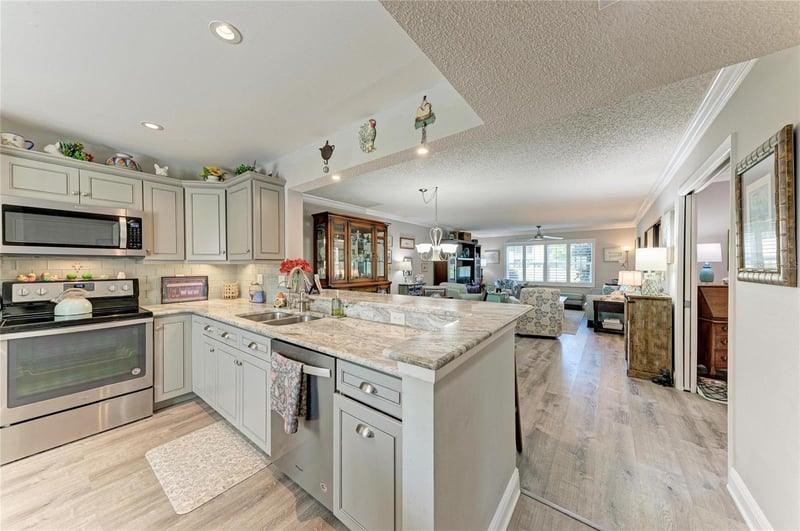812 Spring Lakes Blvd, Bradenton, FL 34210